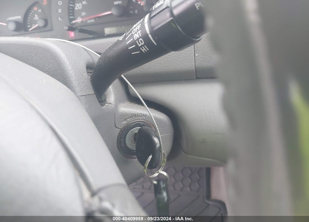 2004 TOYOTA CAMRY XLE VIN: 4T1BE32K74U800346