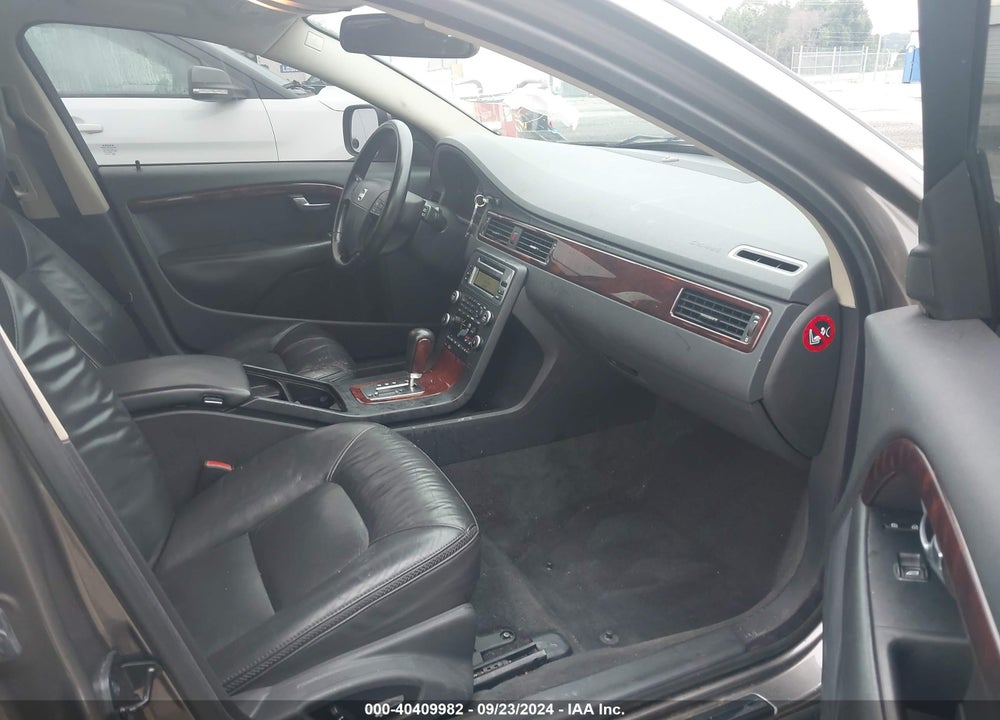 2008 VOLVO XC70 3.2 VIN: YV4BZ982081034984