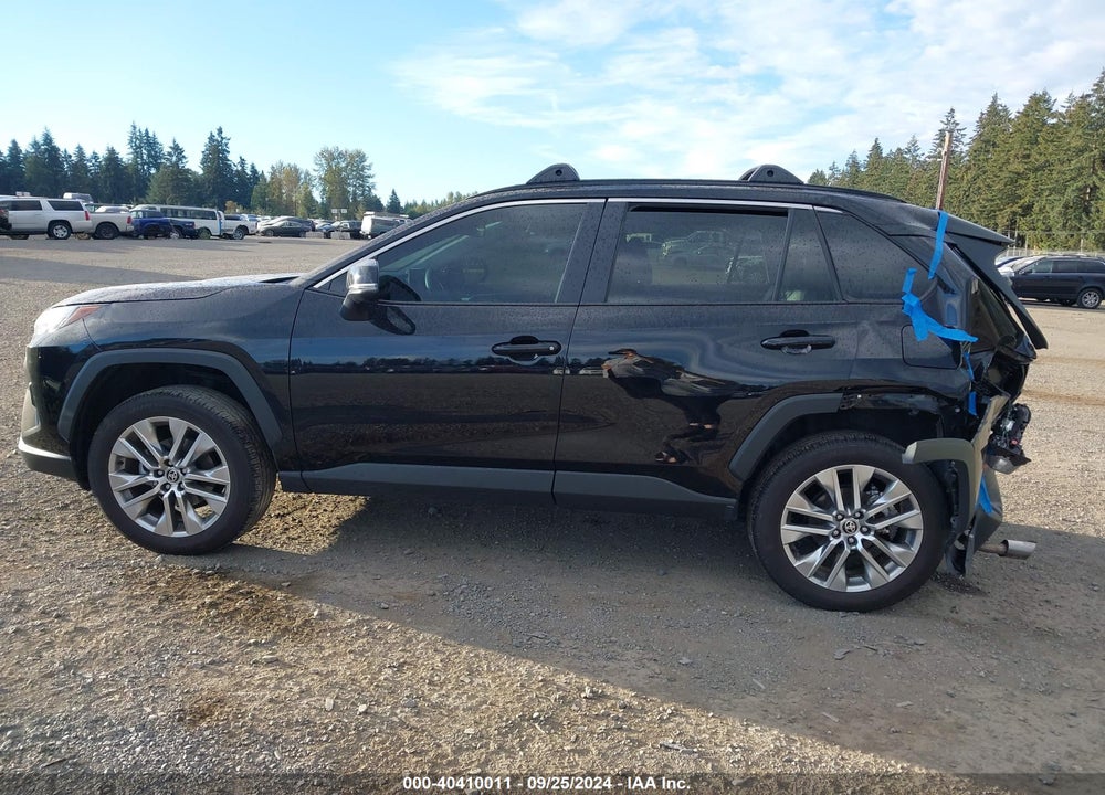 2022 TOYOTA RAV4 XLE PREMIUM VIN: 2T3A1RFV2NC285913