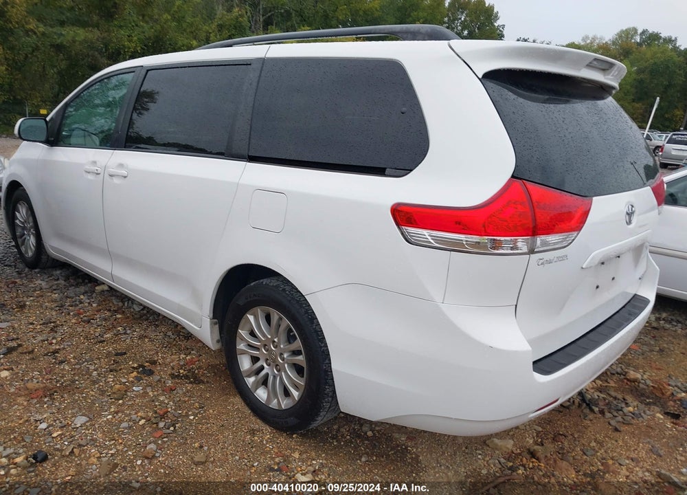 2011 TOYOTA SIENNA XLE V6 VIN: 5TDYK3DC1BS152968
