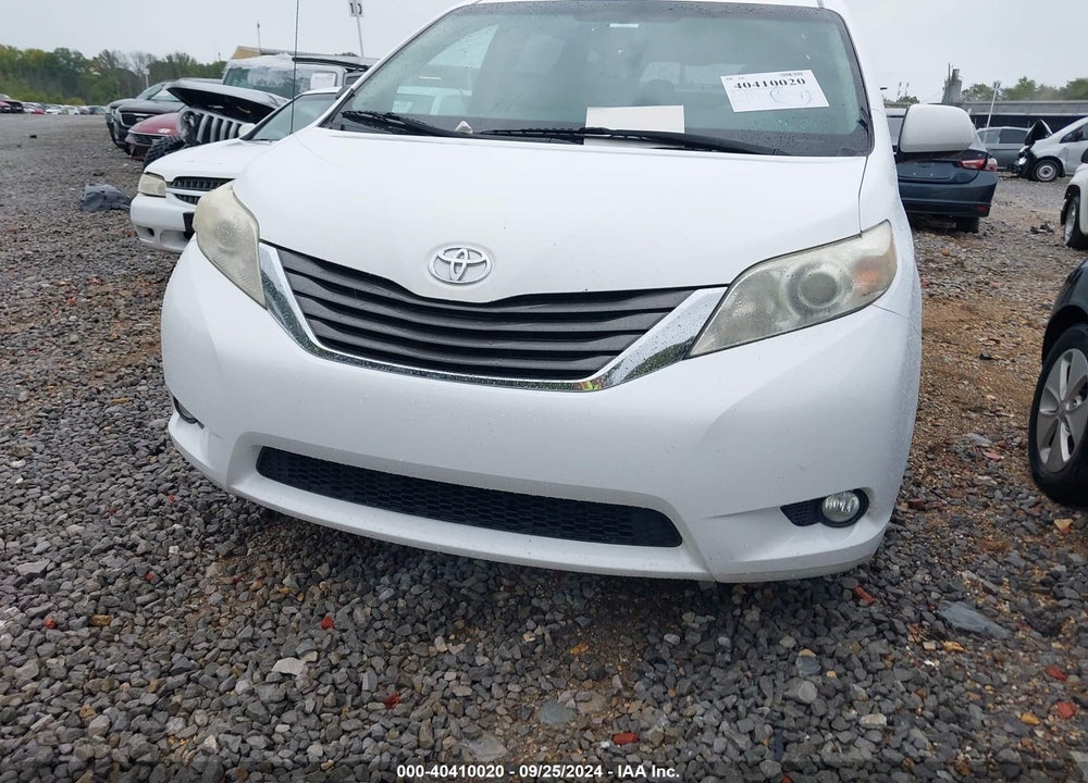 2011 TOYOTA SIENNA XLE V6 VIN: 5TDYK3DC1BS152968