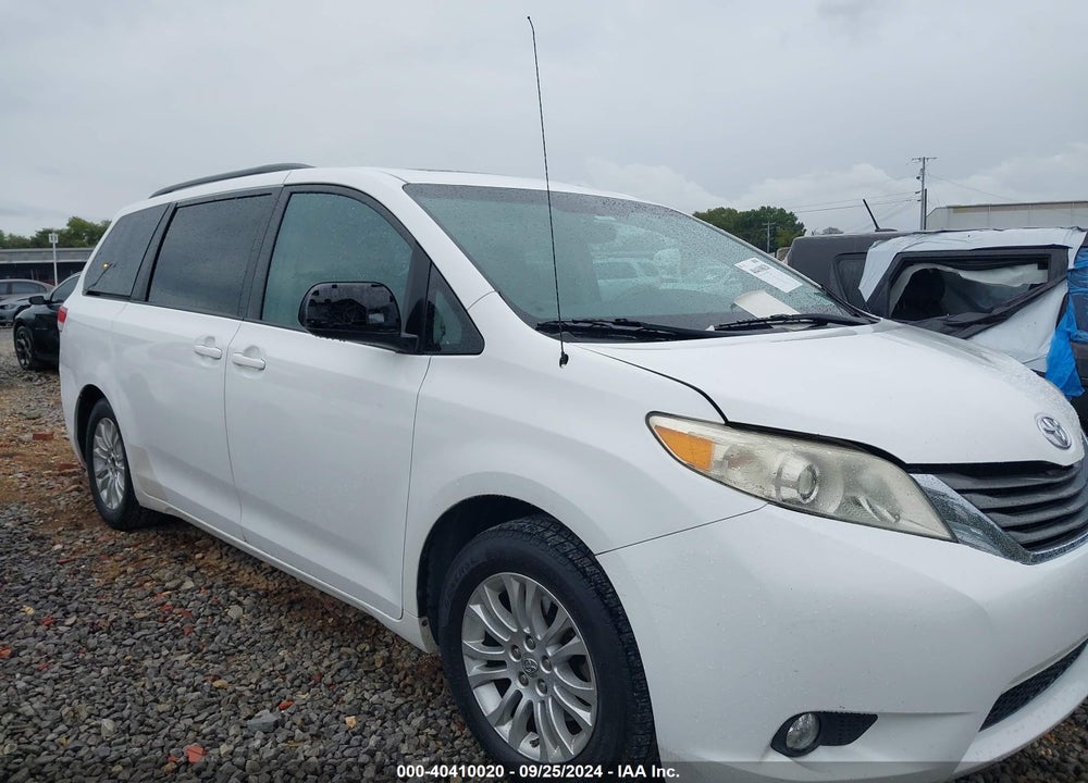 2011 TOYOTA SIENNA XLE V6 VIN: 5TDYK3DC1BS152968