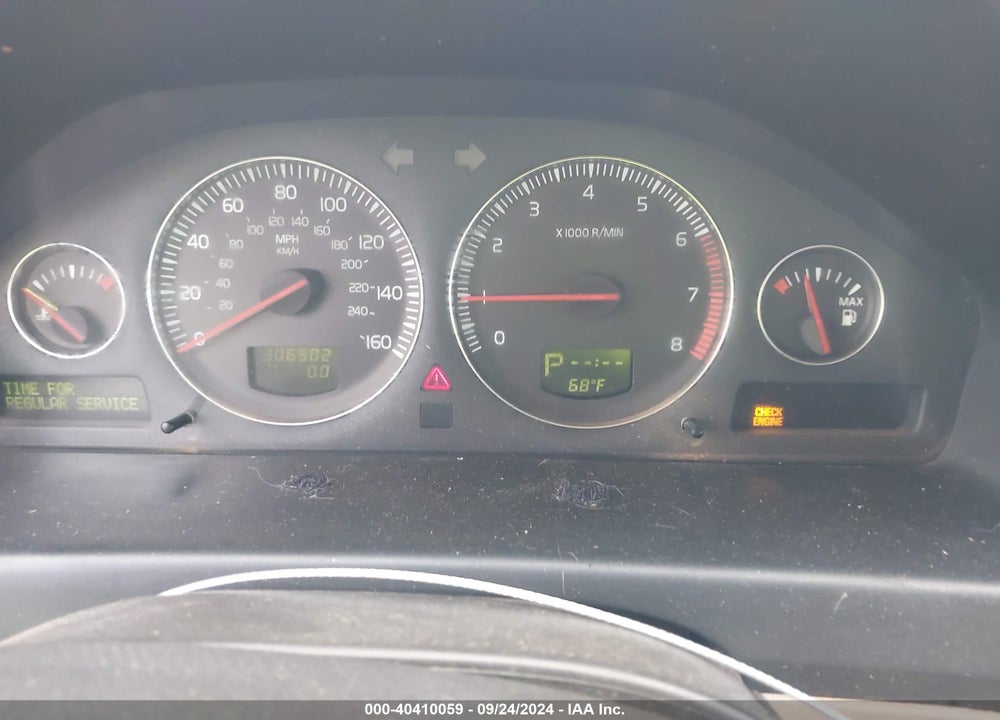 2004 VOLVO XC70 2.5T VIN: YV1SZ59H241163912