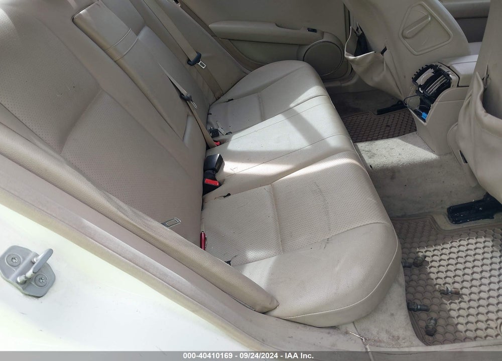 2010 MERCEDES-BENZ C 300 VIN: WDDGF8BB6AF451786