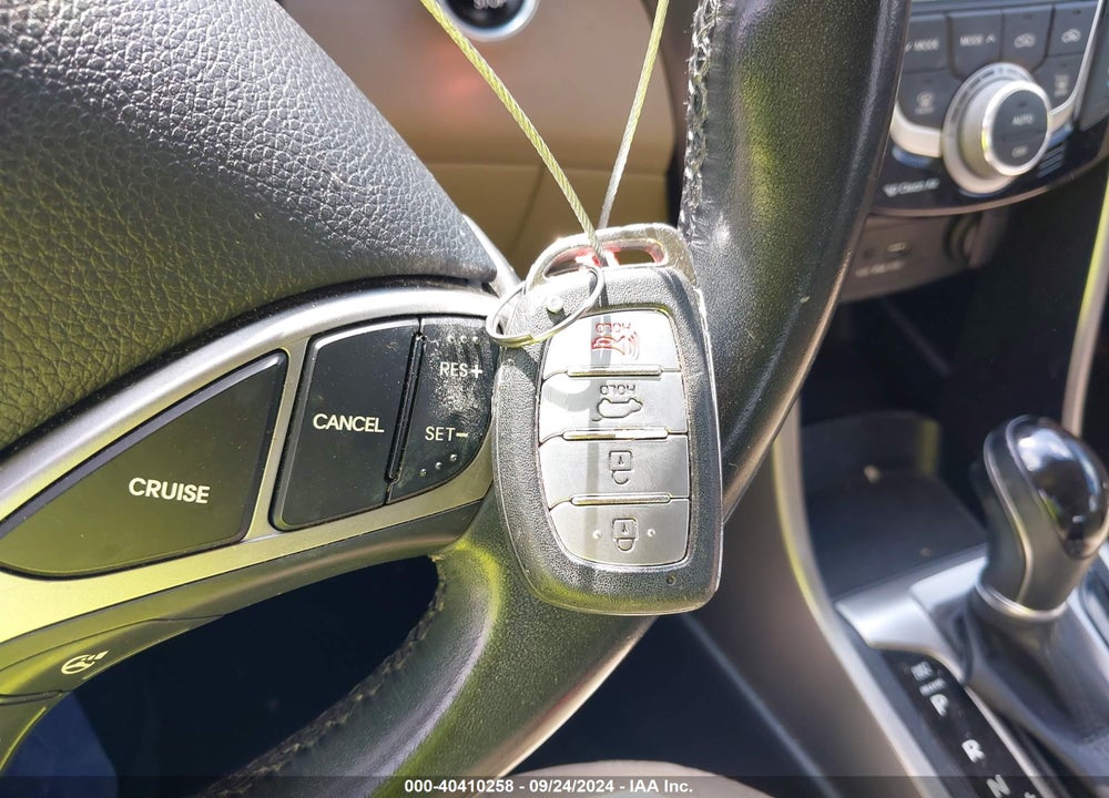 2016 HYUNDAI ELANTRA GT VIN: KMHD35LHXGU300554