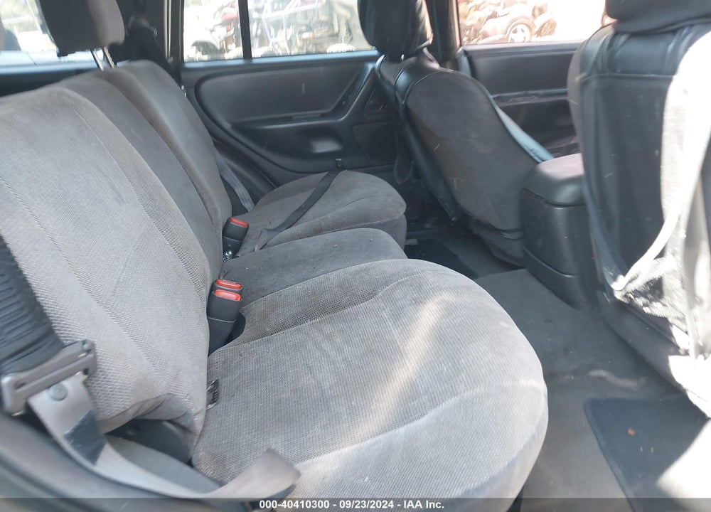2000 JEEP GRAND CHEROKEE LAREDO VIN: 1J4G248S9YC319813