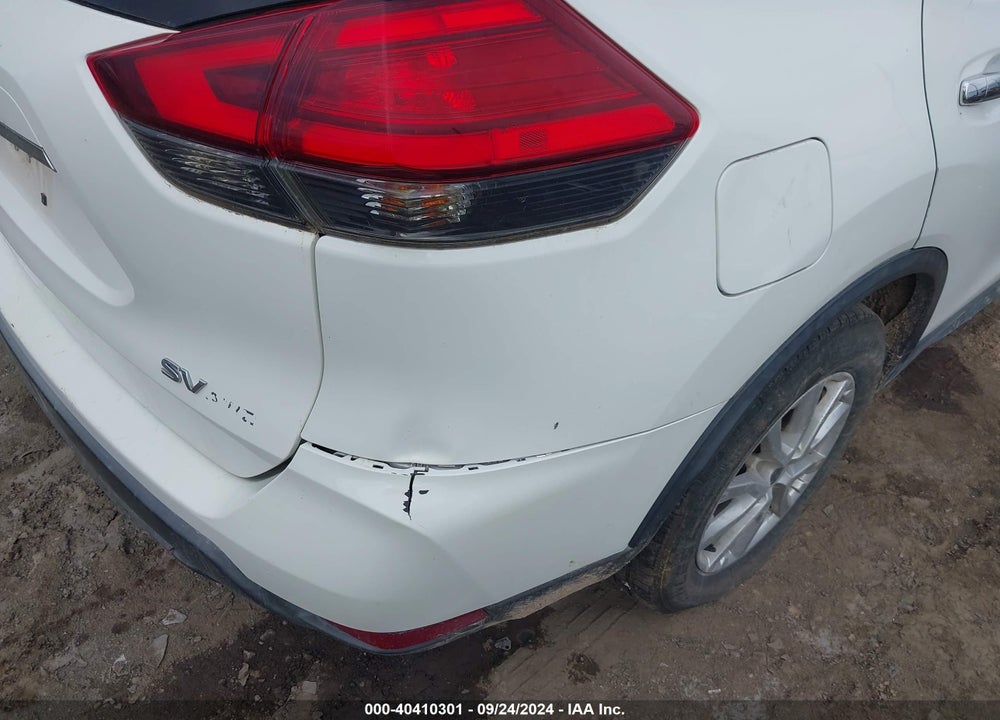 2017 NISSAN ROGUE SV VIN: KNMAT2MV6HP545068