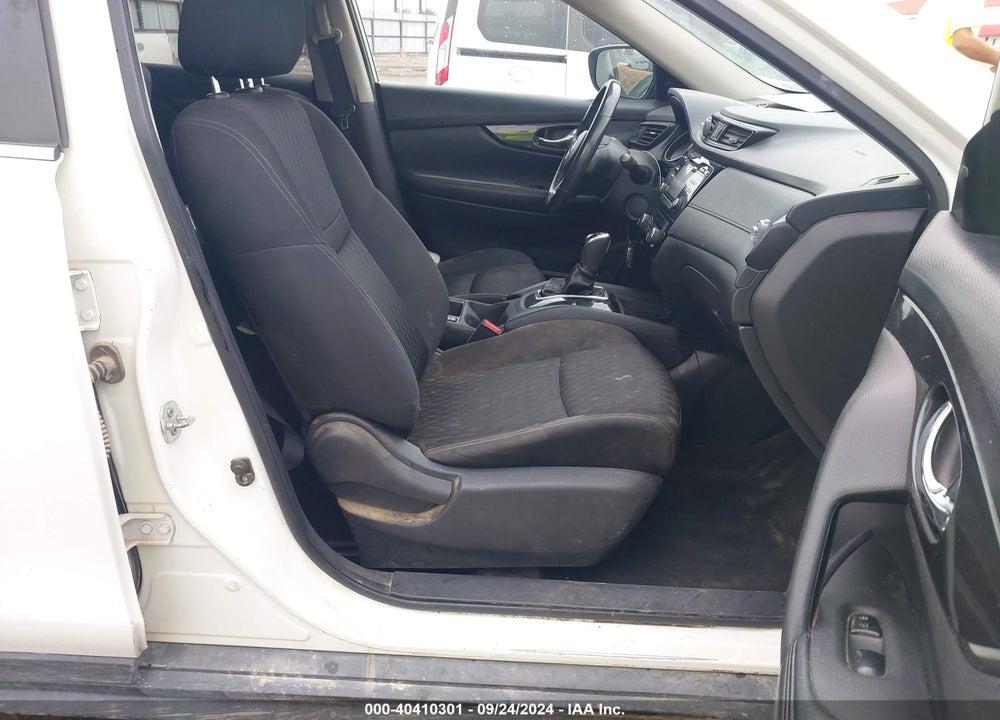 2017 NISSAN ROGUE SV VIN: KNMAT2MV6HP545068