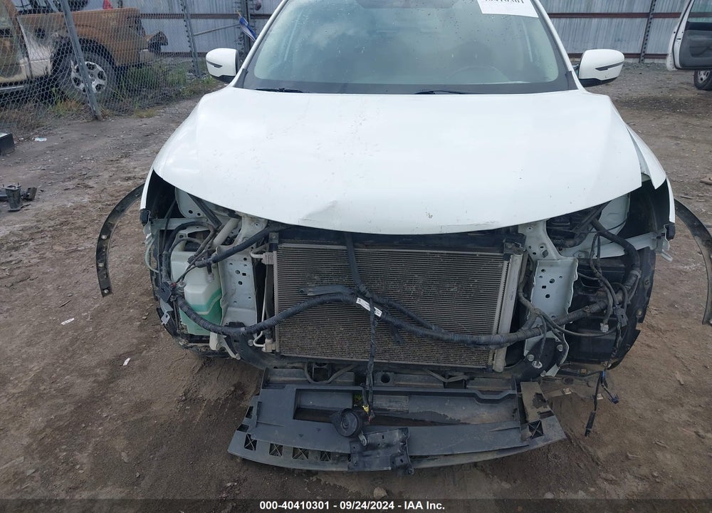 2017 NISSAN ROGUE SV VIN: KNMAT2MV6HP545068