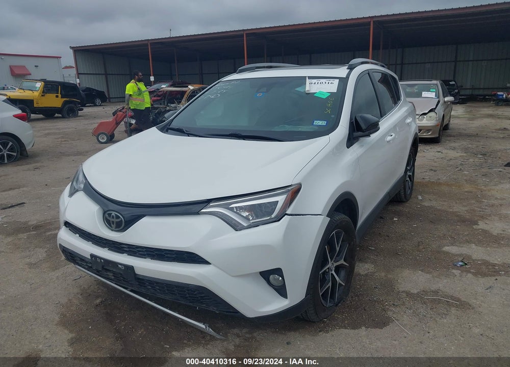 2017 TOYOTA RAV4 SE VIN: 2T3NFREV5HW339518