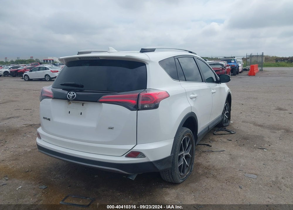 2017 TOYOTA RAV4 SE VIN: 2T3NFREV5HW339518