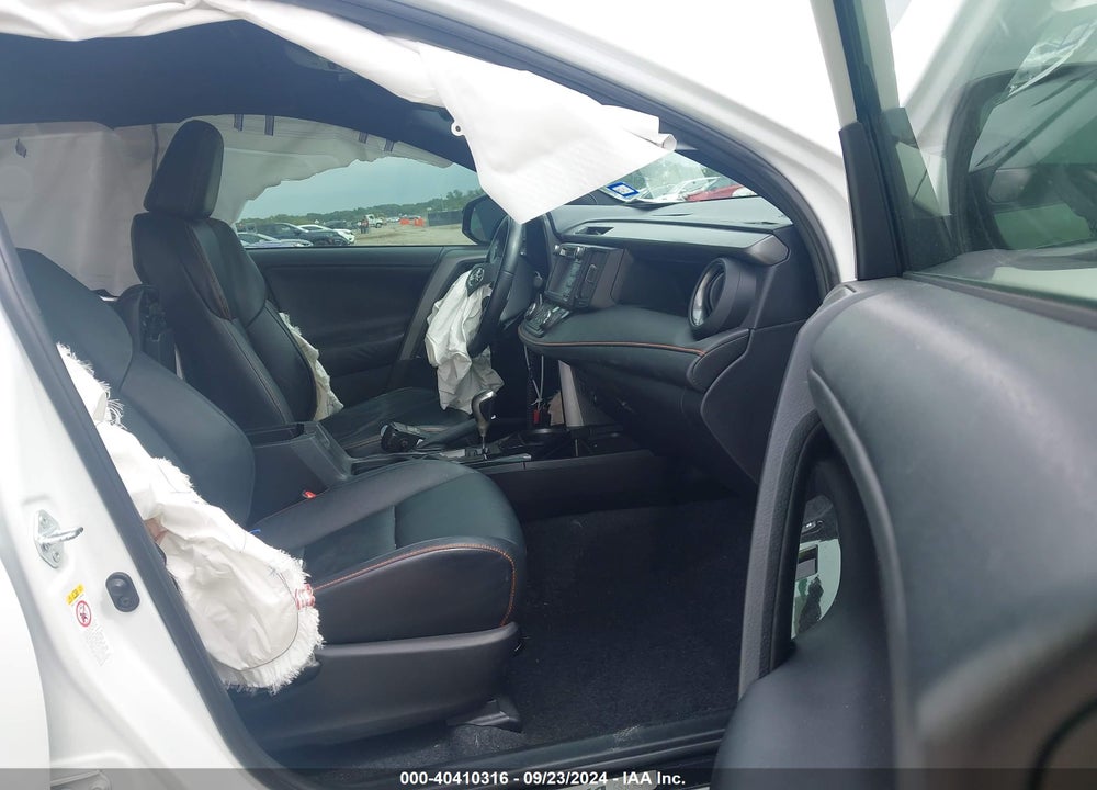 2017 TOYOTA RAV4 SE VIN: 2T3NFREV5HW339518