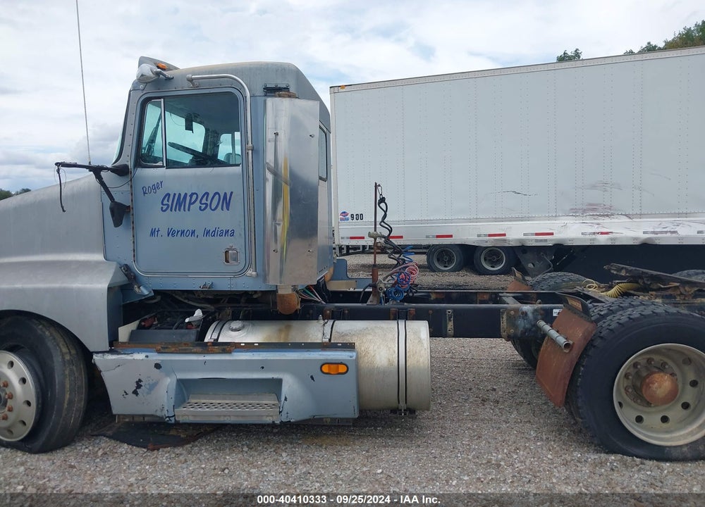 1992 KENWORTH CONSTRUCTION T600 VIN: 1XKADB9X1NS572859