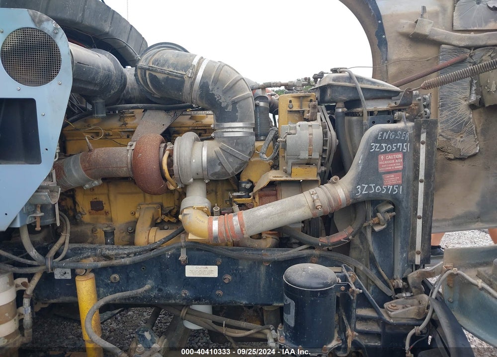 1992 KENWORTH CONSTRUCTION T600 VIN: 1XKADB9X1NS572859