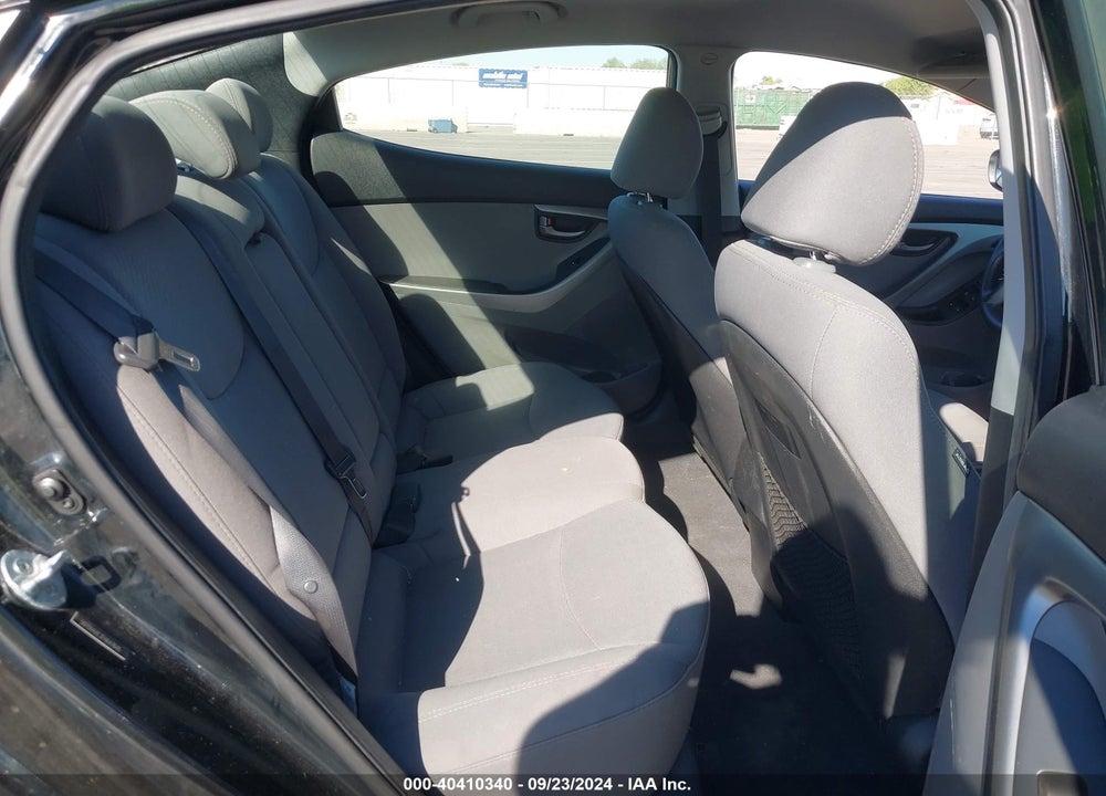 2015 HYUNDAI ELANTRA SE VIN: 5NPDH4AE3FH647645