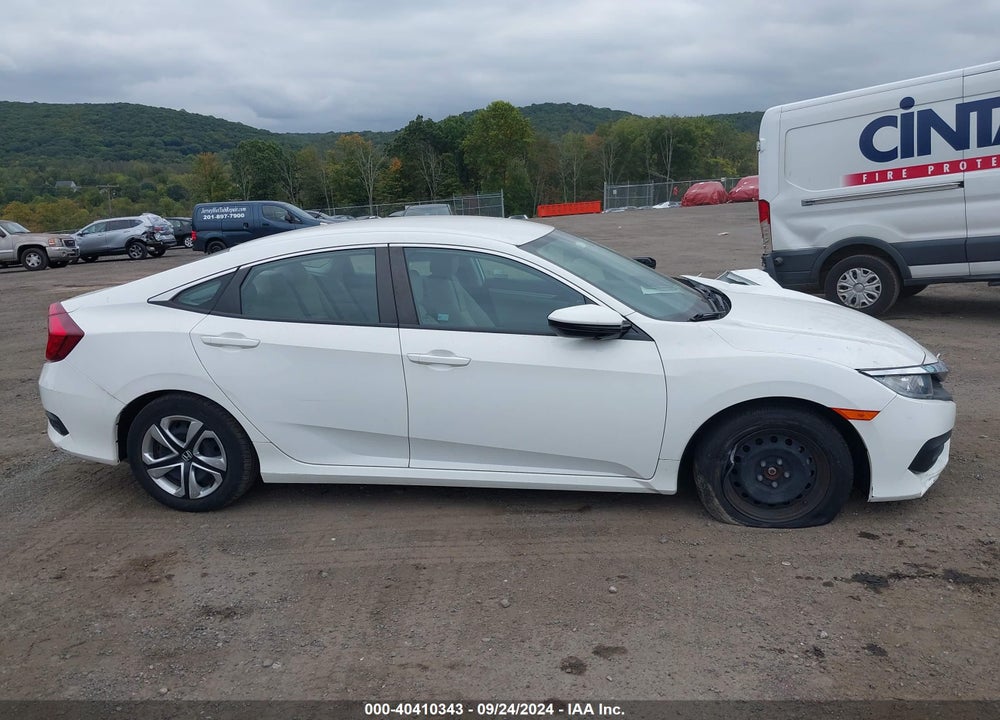 2018 HONDA CIVIC LX VIN: 2HGFC2F5XJH558078