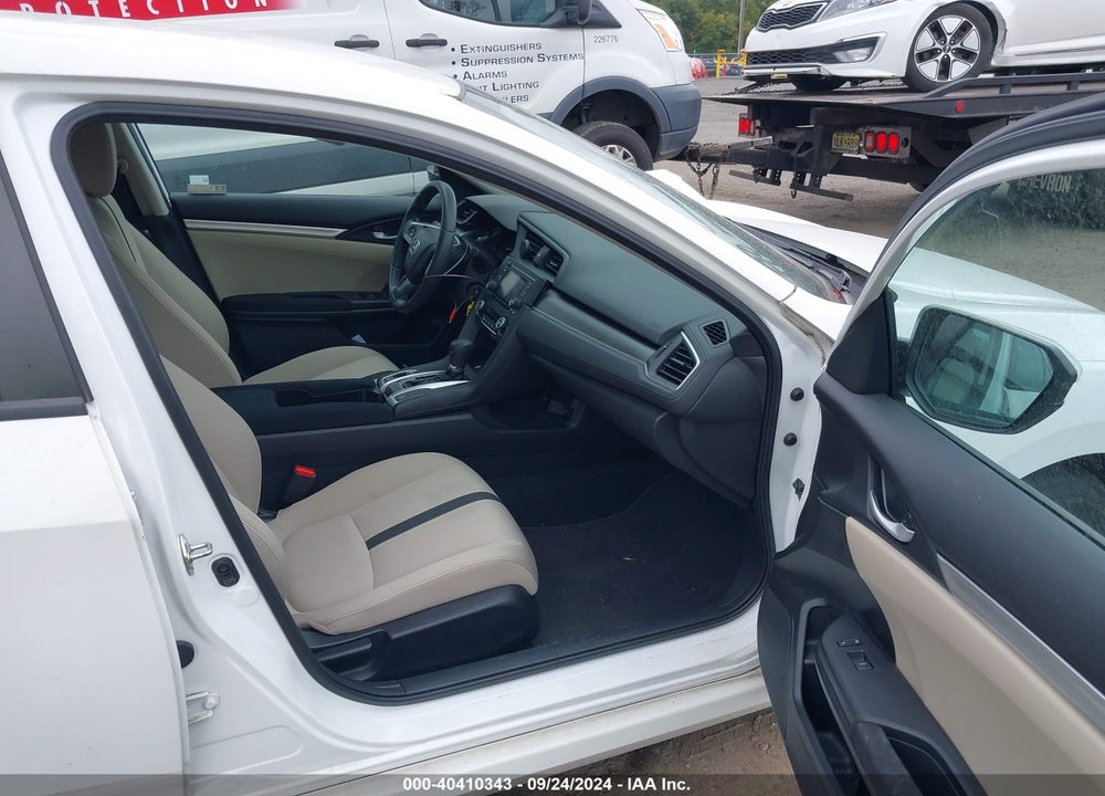 2018 HONDA CIVIC LX VIN: 2HGFC2F5XJH558078