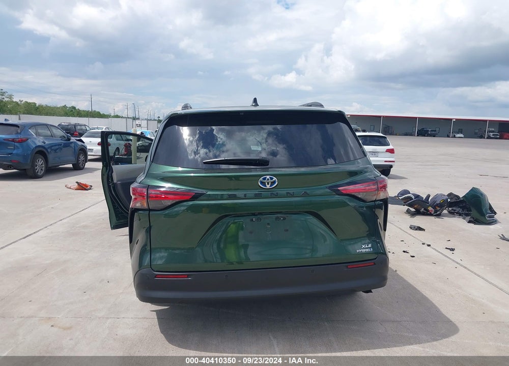 2021 TOYOTA SIENNA XLE VIN: 5TDYRKEC7MS074509