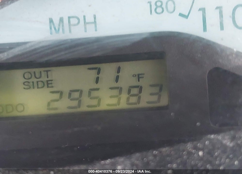 2003 TOYOTA COROLLA LE VIN: 2T1BR38EX3C137683