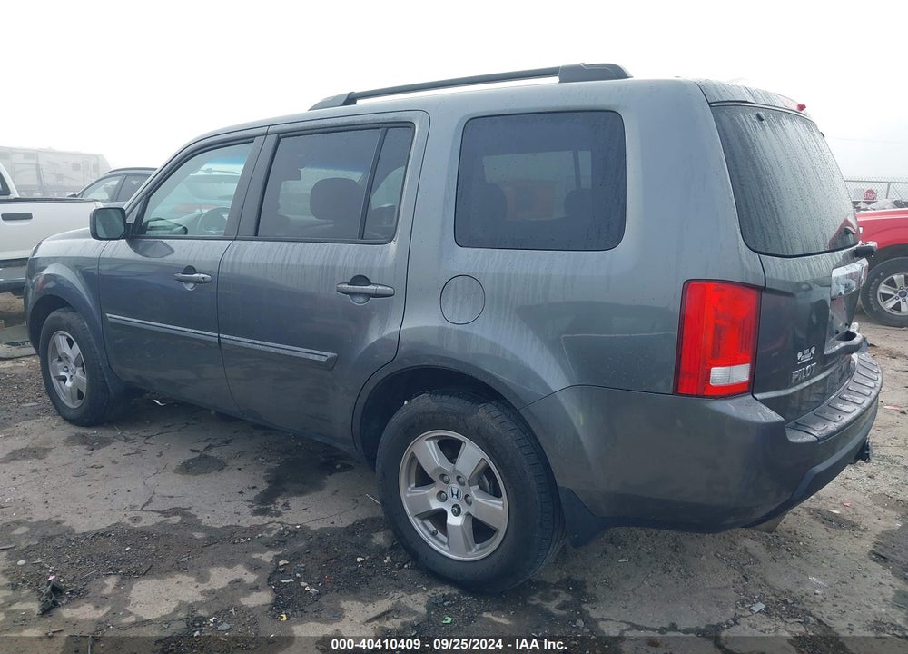 2011 HONDA PILOT EX-L VIN: 5FNYF4H5XBB062700