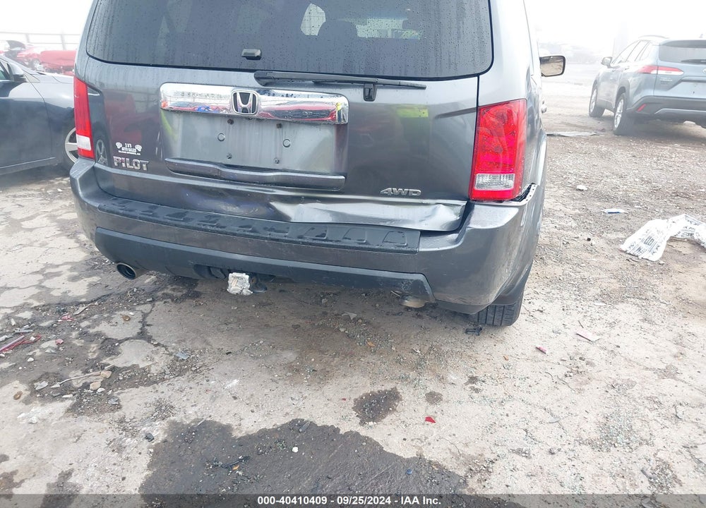 2011 HONDA PILOT EX-L VIN: 5FNYF4H5XBB062700