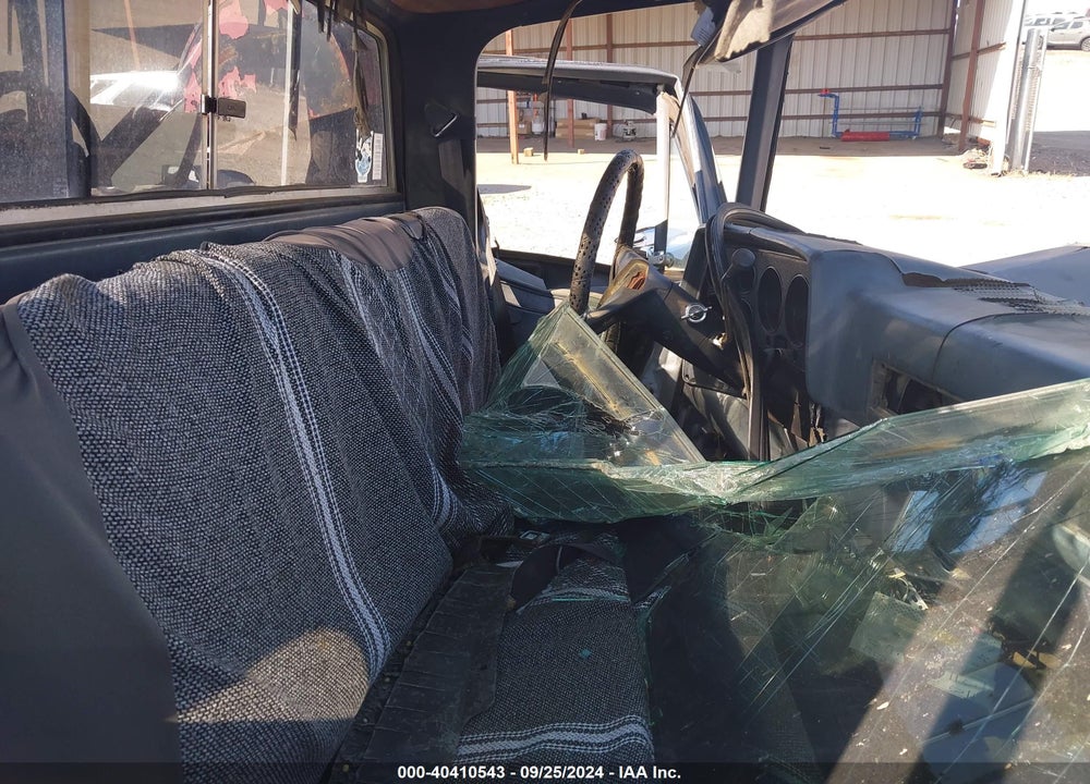 1987 CHEVROLET V20 VIN: 1GCGV24K6HF363922