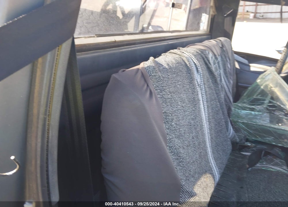 1987 CHEVROLET V20 VIN: 1GCGV24K6HF363922