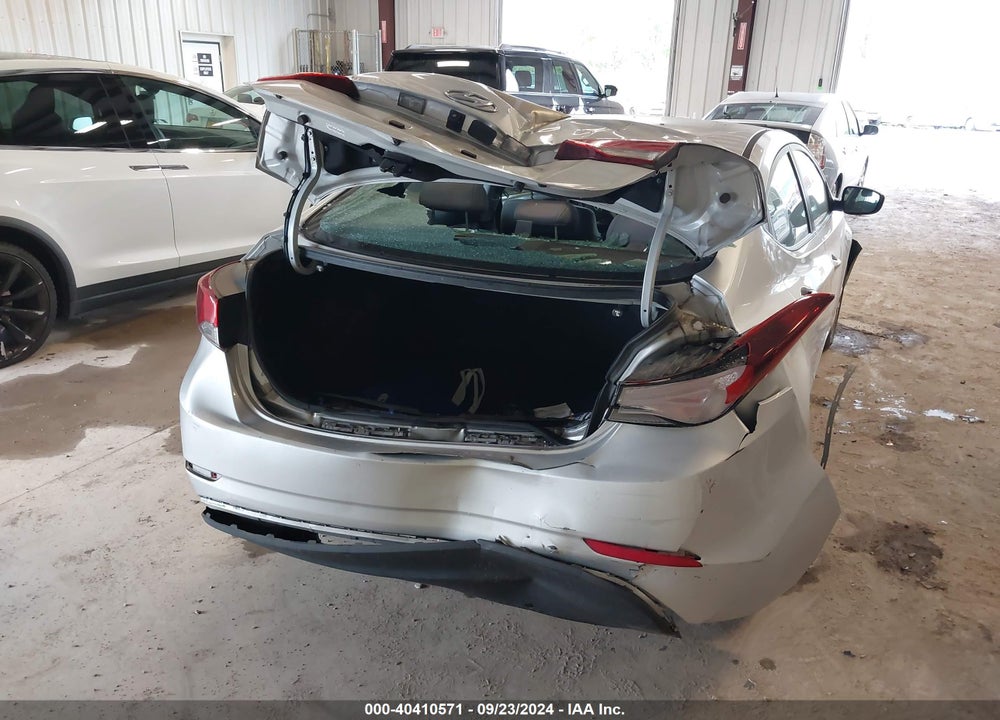 2015 HYUNDAI ELANTRA VIN: KMHDH4AE9FU236235