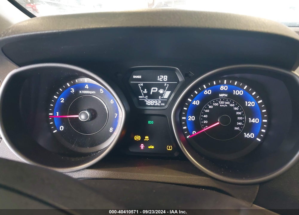 2015 HYUNDAI ELANTRA VIN: KMHDH4AE9FU236235