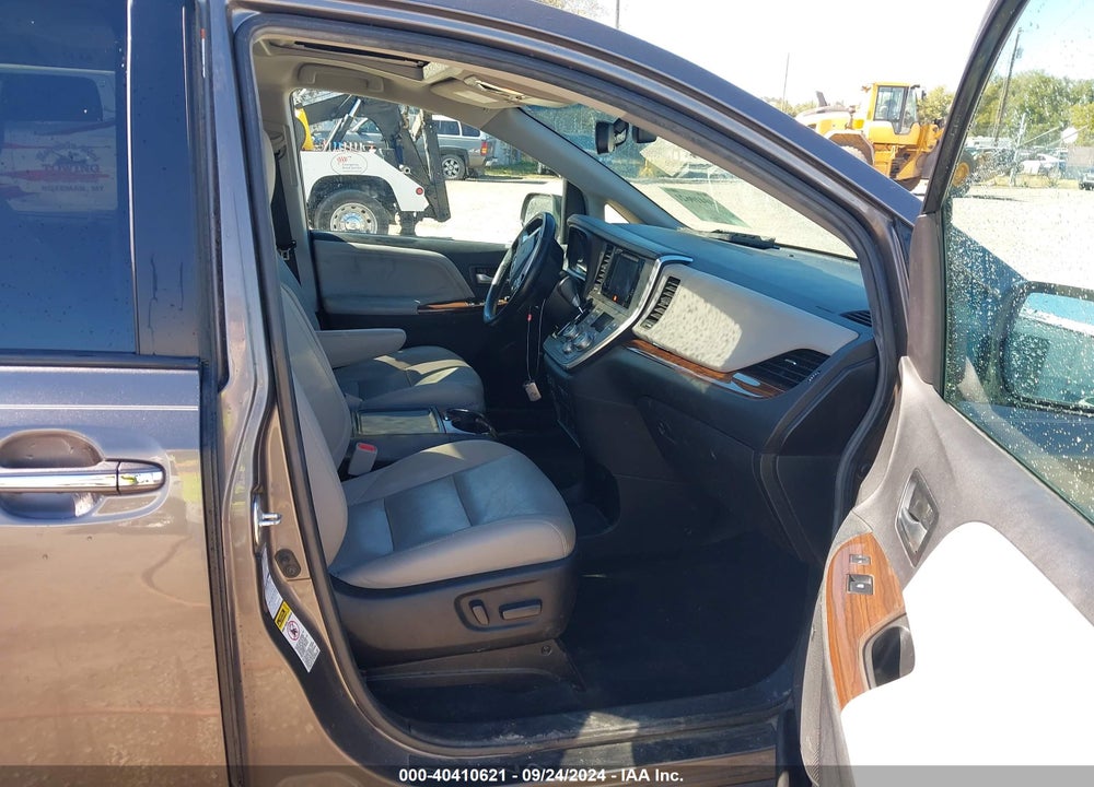 2017 TOYOTA SIENNA LIMITED PREMIUM 7 PASSENGER VIN: 5TDDZ3DCXHS156858