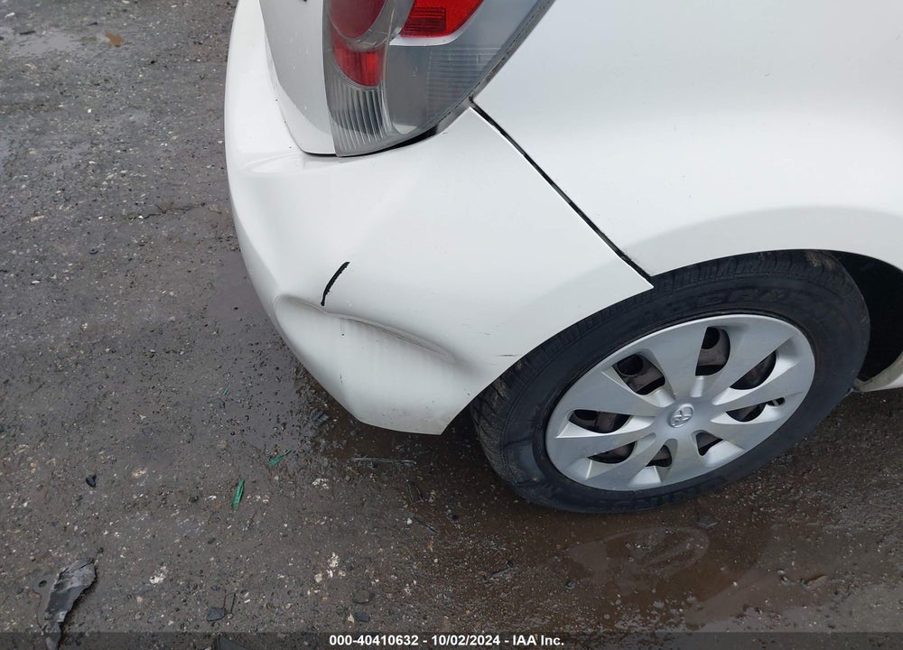 2013 TOYOTA PRIUS C TWO VIN: JTDKDTB32D1050100