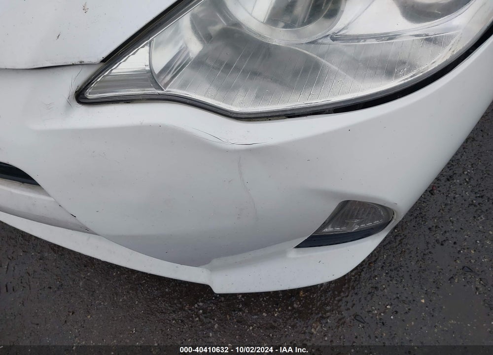 2013 TOYOTA PRIUS C TWO VIN: JTDKDTB32D1050100