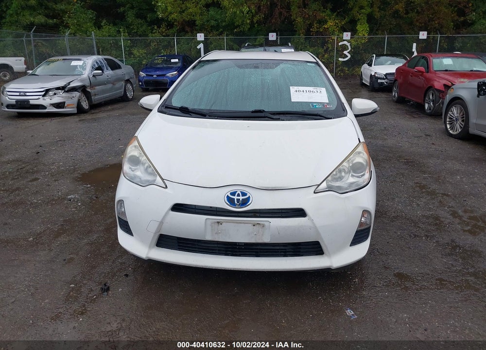 2013 TOYOTA PRIUS C TWO VIN: JTDKDTB32D1050100