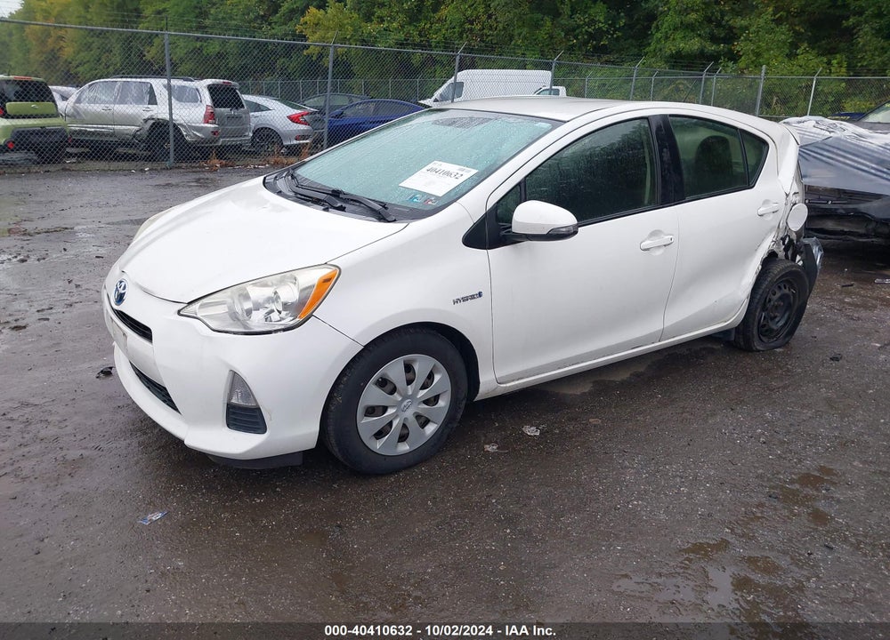 2013 TOYOTA PRIUS C TWO VIN: JTDKDTB32D1050100