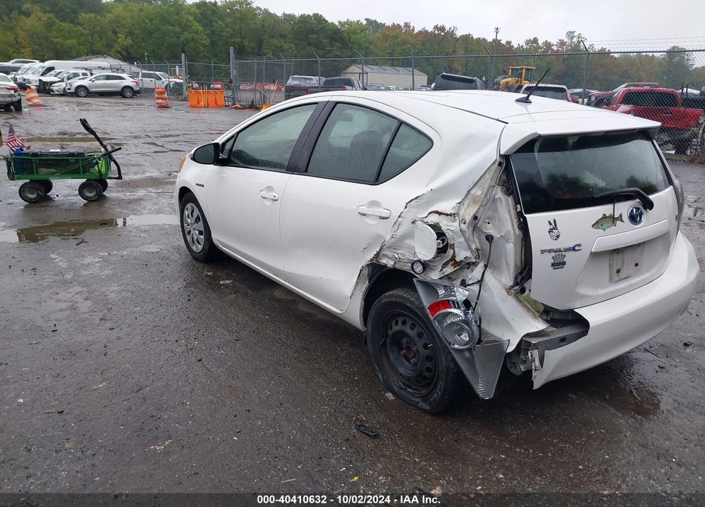 2013 TOYOTA PRIUS C TWO VIN: JTDKDTB32D1050100