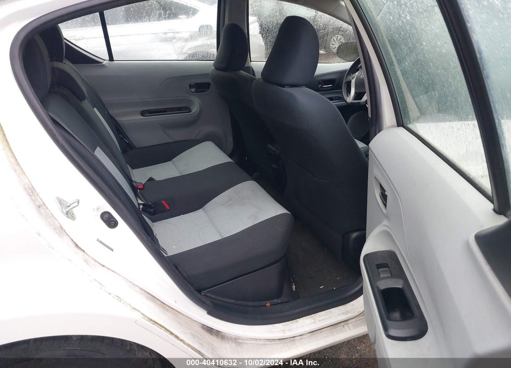 2013 TOYOTA PRIUS C TWO VIN: JTDKDTB32D1050100