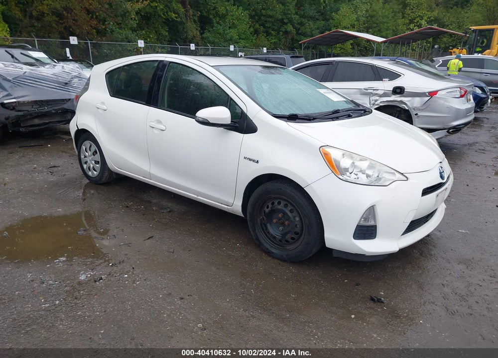 2013 TOYOTA PRIUS C TWO VIN: JTDKDTB32D1050100