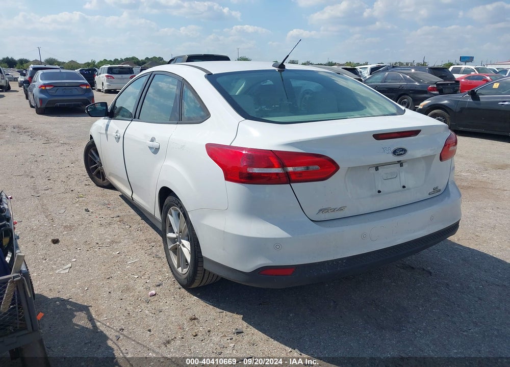 2015 FORD FOCUS SE VIN: 1FADP3F26FL296064