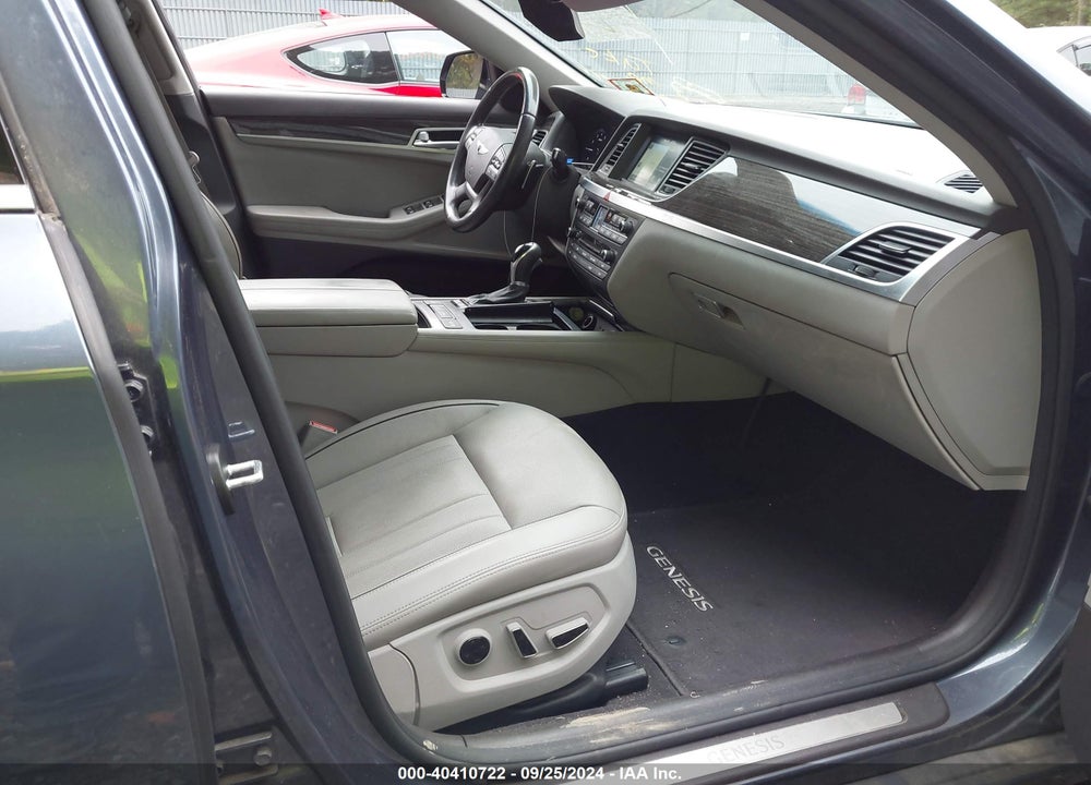 2016 HYUNDAI GENESIS 3.8 VIN: KMHGN4JE4GU121338