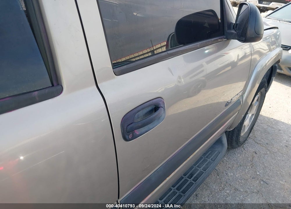 2003 CHEVROLET TAHOE LS VIN: 1GNEC13Z03R243408