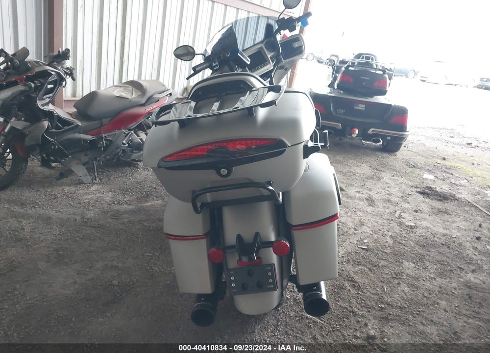 2022 INDIAN MOTORCYCLE CO. ROADMASTER DARK HORSE VIN: 56KTKDBB4N3412578