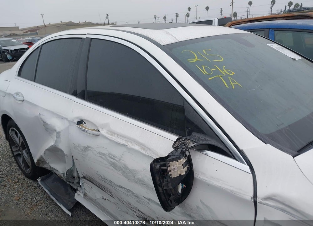 2019 MERCEDES-BENZ E 300 VIN: WDDZF4JB9KA526868