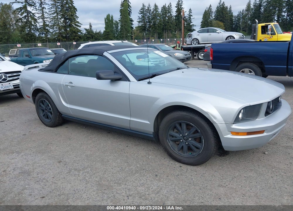 2005 FORD MUSTANG VIN: 1ZVHT84N855240807