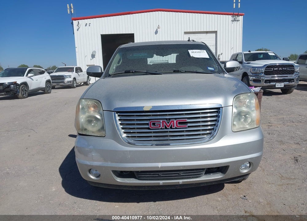 2011 GMC YUKON SLE VIN: 1GKS2AE06BR228847