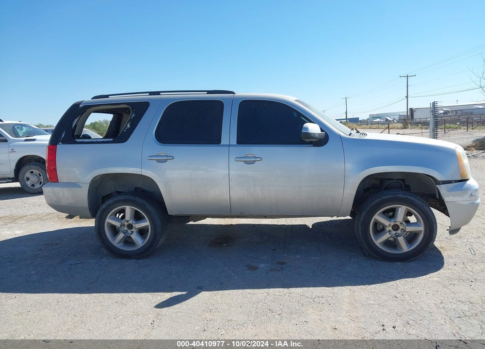2011 GMC YUKON SLE VIN: 1GKS2AE06BR228847