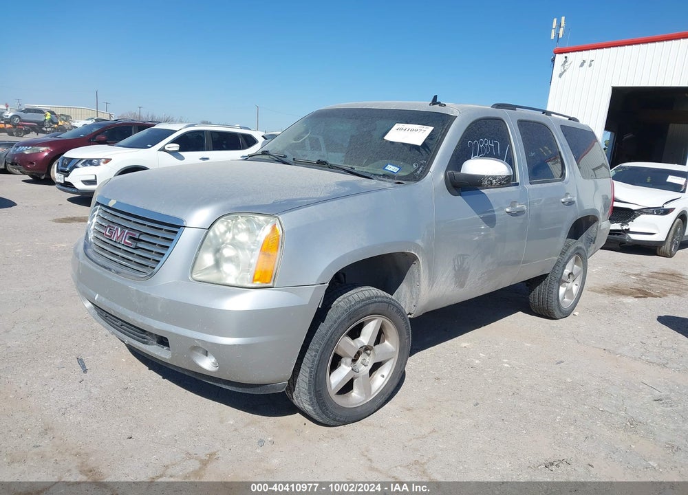 2011 GMC YUKON SLE VIN: 1GKS2AE06BR228847