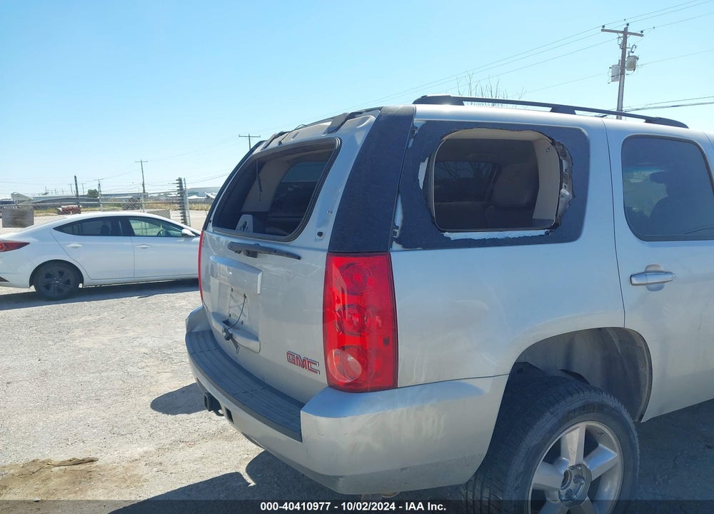 2011 GMC YUKON SLE VIN: 1GKS2AE06BR228847