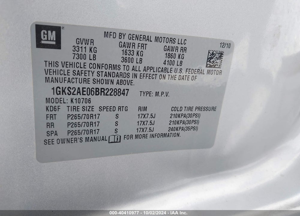 2011 GMC YUKON SLE VIN: 1GKS2AE06BR228847