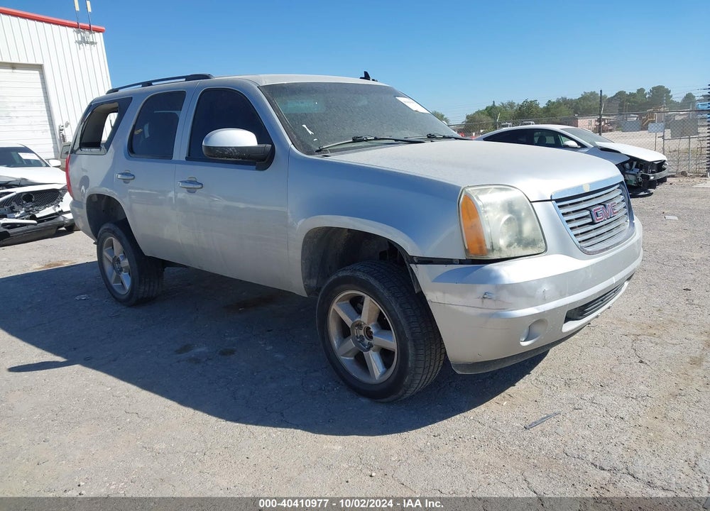 2011 GMC YUKON SLE VIN: 1GKS2AE06BR228847