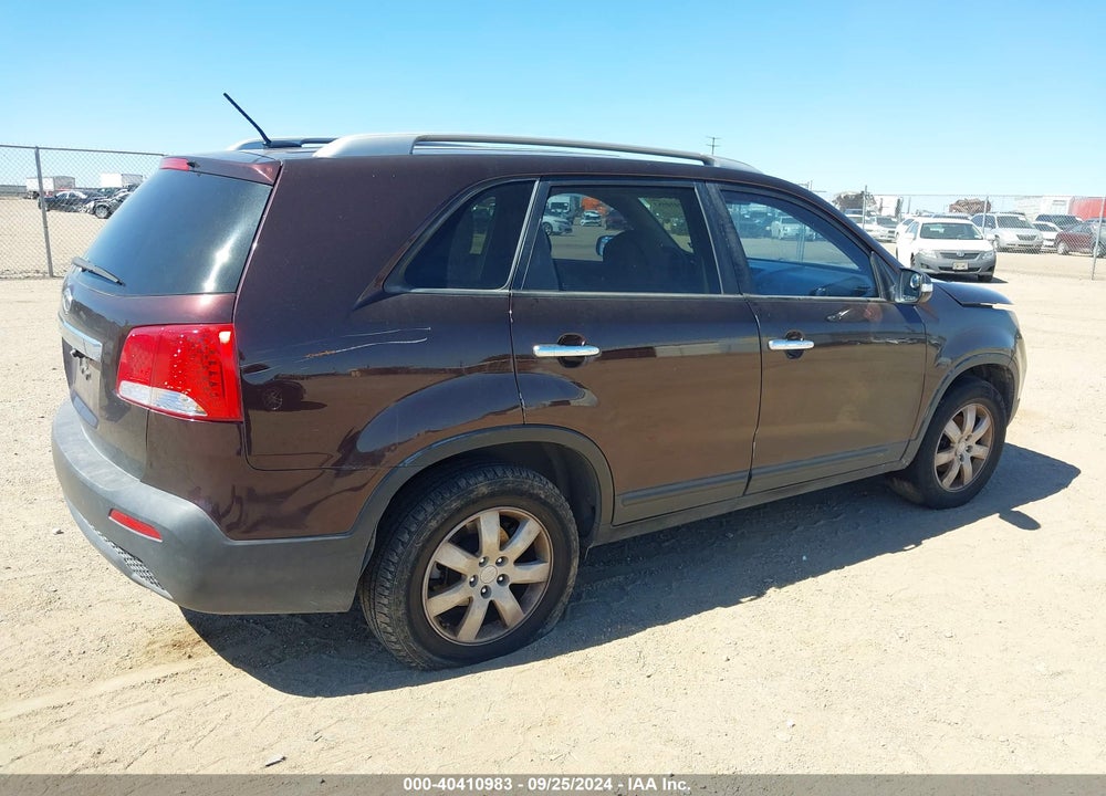 2011 KIA SORENTO LX V6 VIN: 5XYKT4A23BG164301